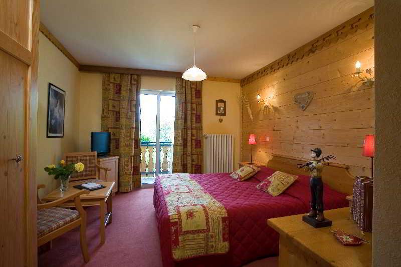 Le Bois Joli Hotel 3*
